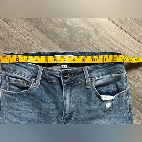 Disclosure distressed high waisted skinny jeans. Size 9 - Picture 8 of 10